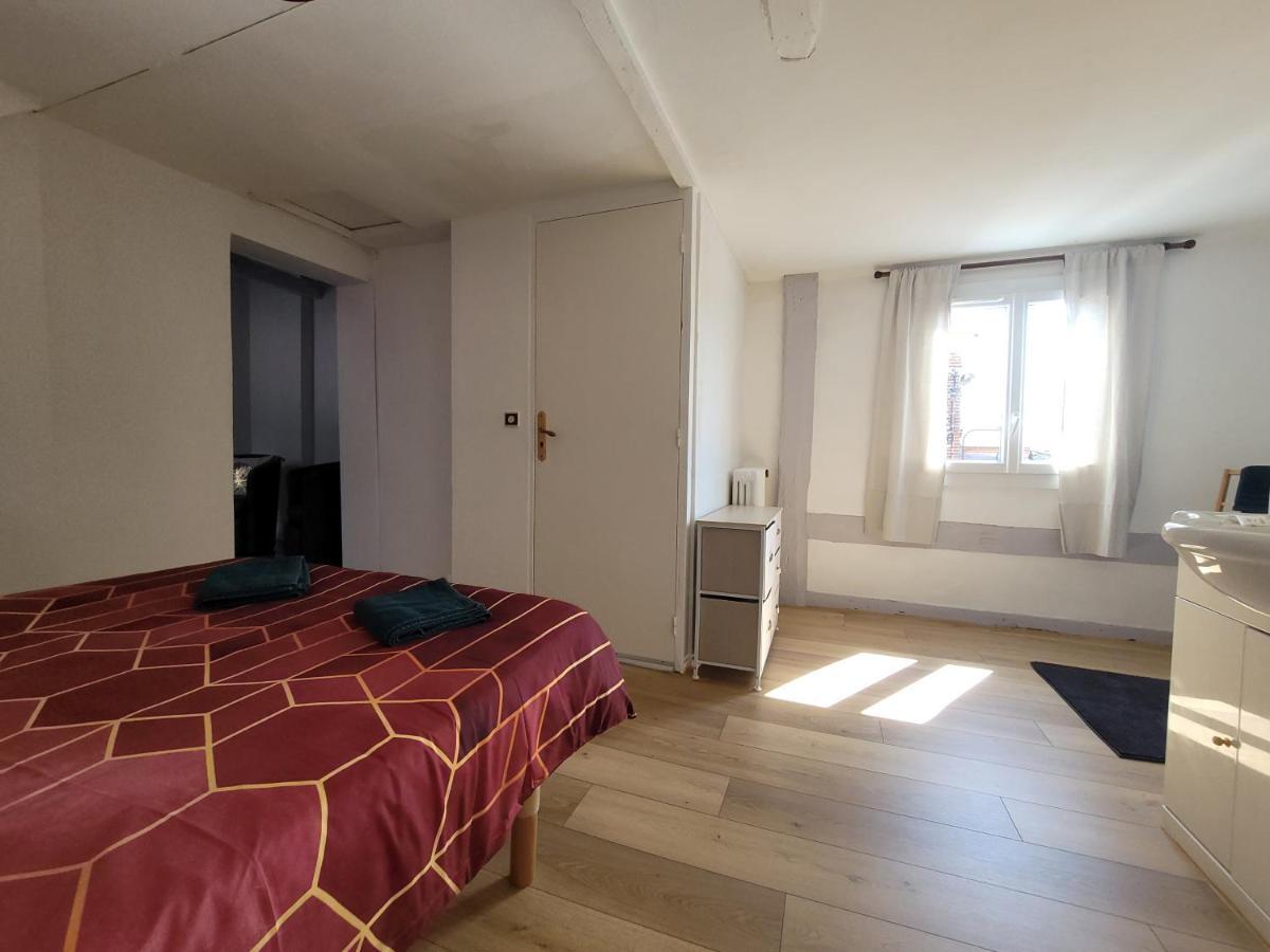 Logement 2 Pieces Au Relais Normand Cormeilles  エクステリア 写真
